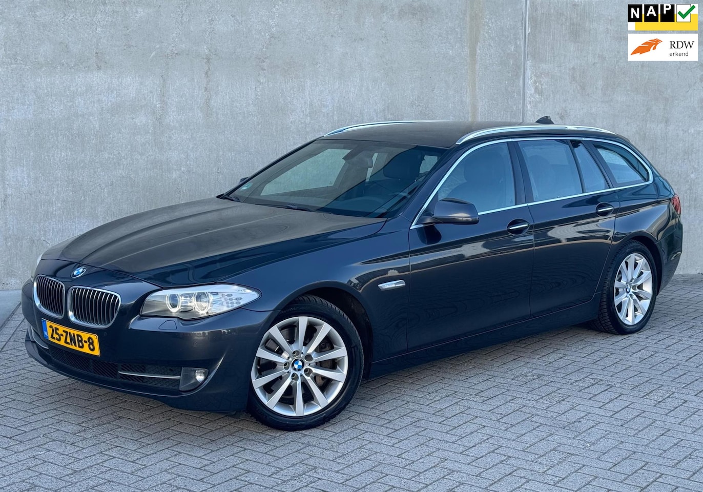 BMW 5-serie Touring - 525xd 218pk AUT 2013 Grijs 2E EIGENAAR - AutoWereld.nl