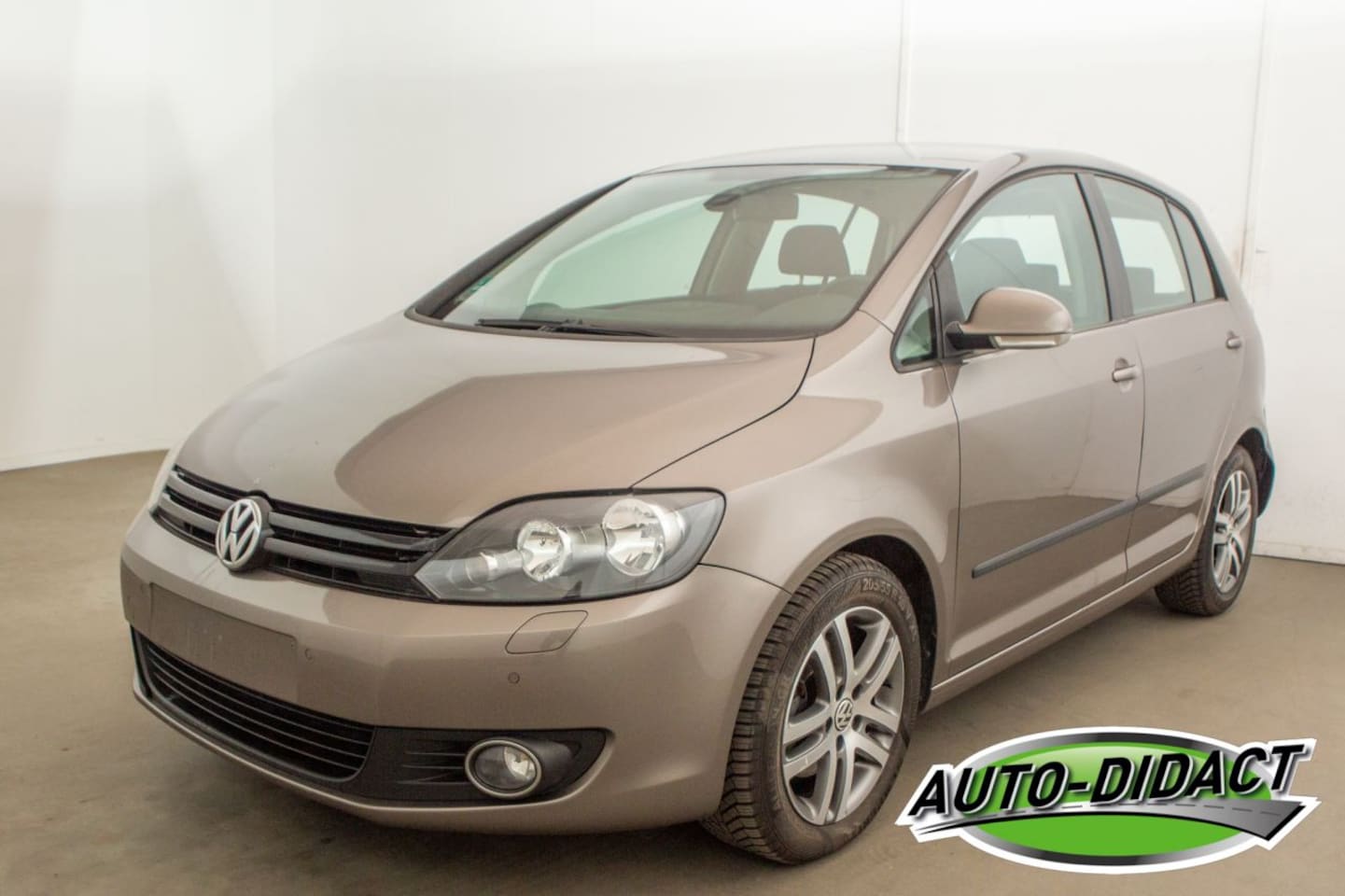Volkswagen Golf Plus - 1.6 TDI Automaat - AutoWereld.nl