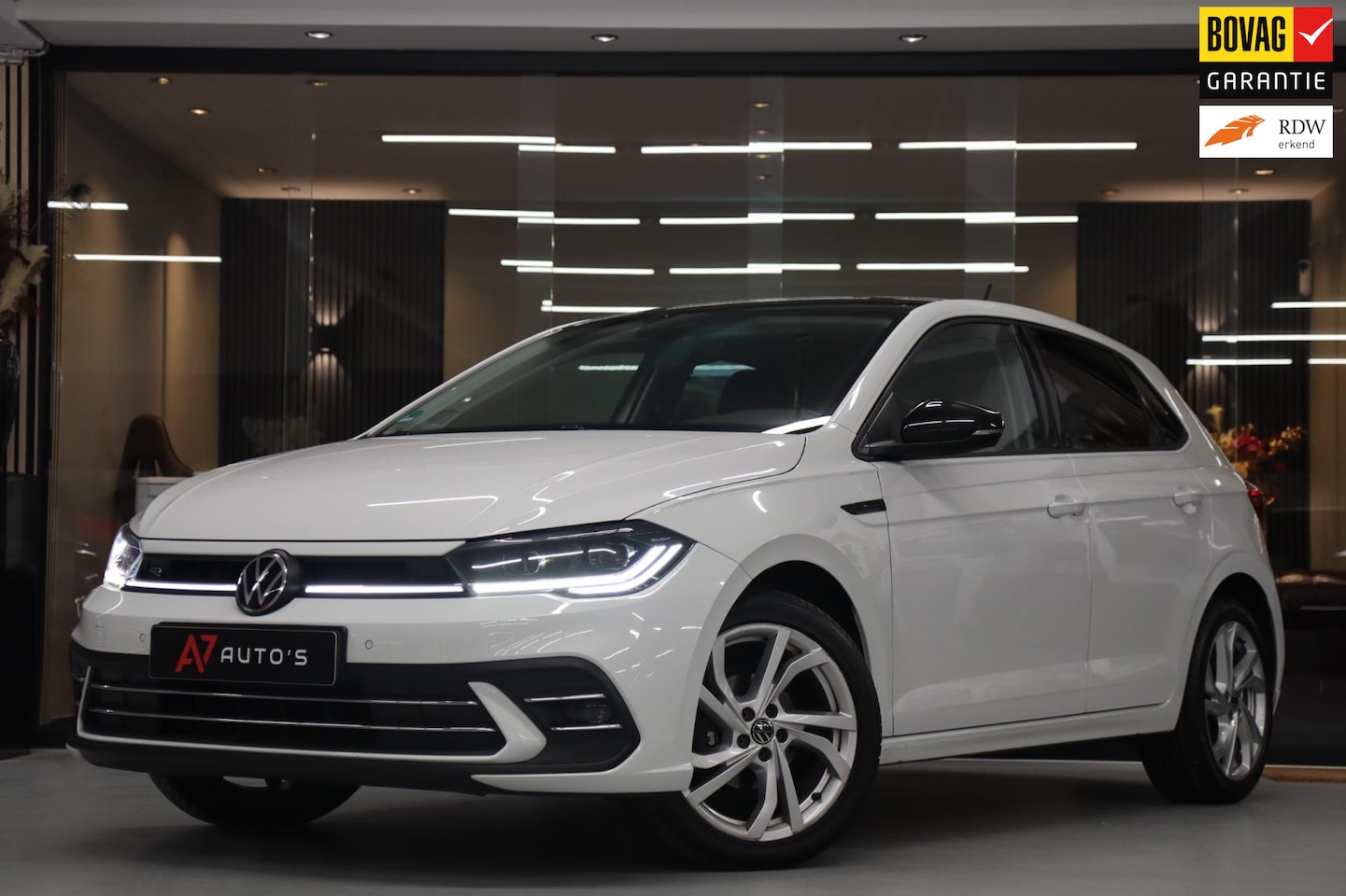 Volkswagen Polo - 1.0 TSI Life R-Line IQ Light /KEYLES/CAM/CARPLAY/VOL - AutoWereld.nl