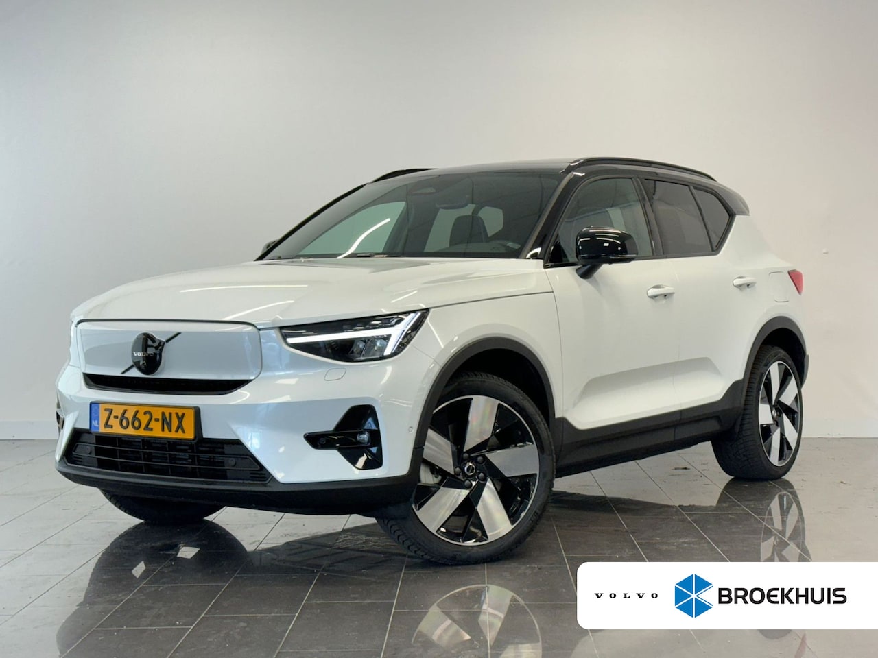 Volvo XC40 - Single Motor Extended Range Ultimate 82 kWh | Panoramadak | 360o Camera | 20" wielen | Zwa - AutoWereld.nl