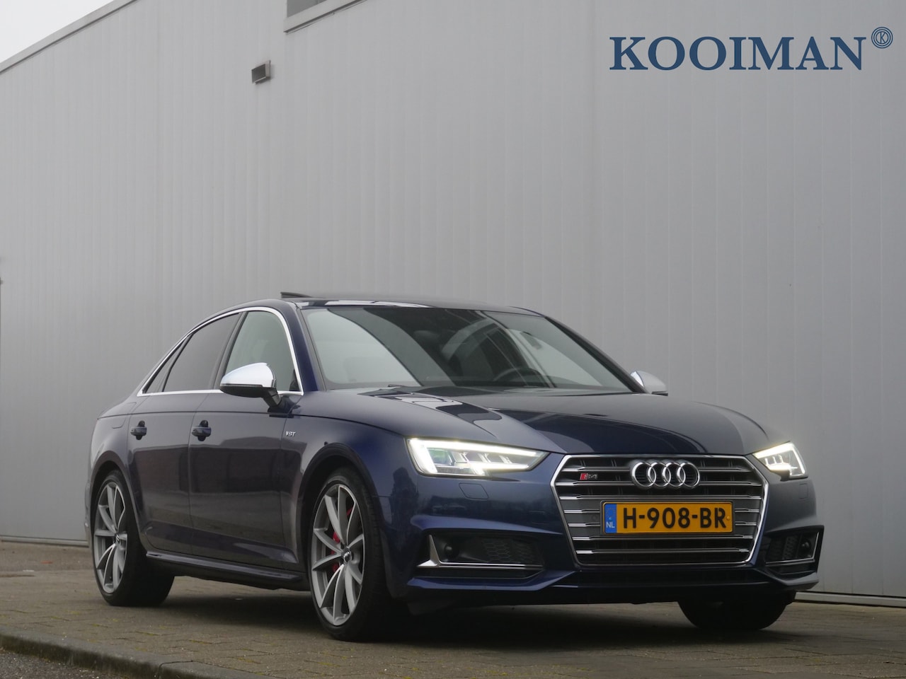Audi S4 - Limousine 3.0 TFSI S4 quattro 354pk Pro Line Plus Automaat Schuifdak / Massagestoel / 19 I - AutoWereld.nl