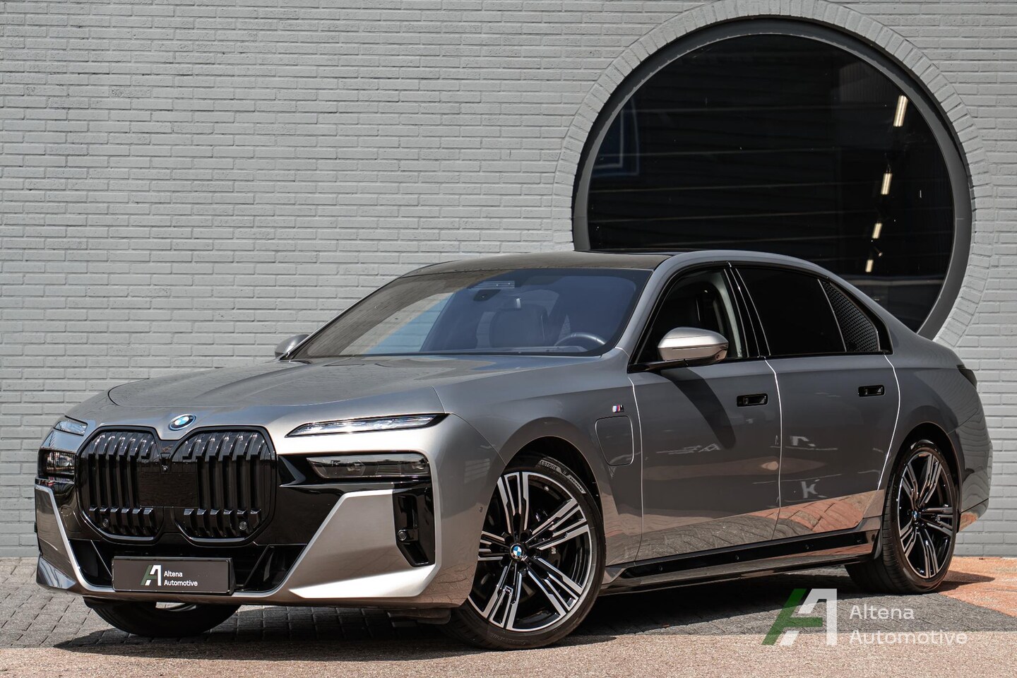 BMW 7-serie - 750e xDrive Bowers en Wilkins, 4 wielbesturing, softclose, Panorama dak - AutoWereld.nl