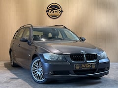 BMW 3-serie Touring - 318i Business Line TREKHAAK/AIRCO/NAVI/CLIMA/CRUISE/NAP