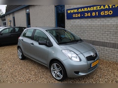 Toyota Yaris - 1.0 VVTi 5DRS Terra Lm velgen