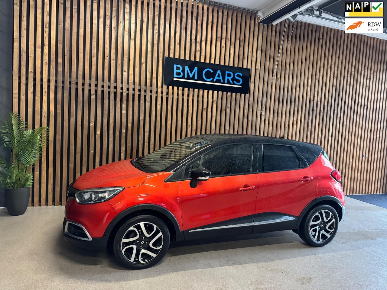 Renault Captur - 0.9 TCe Helly Hansen CAMERA, Navi ,Trekhaak - AutoWereld.nl