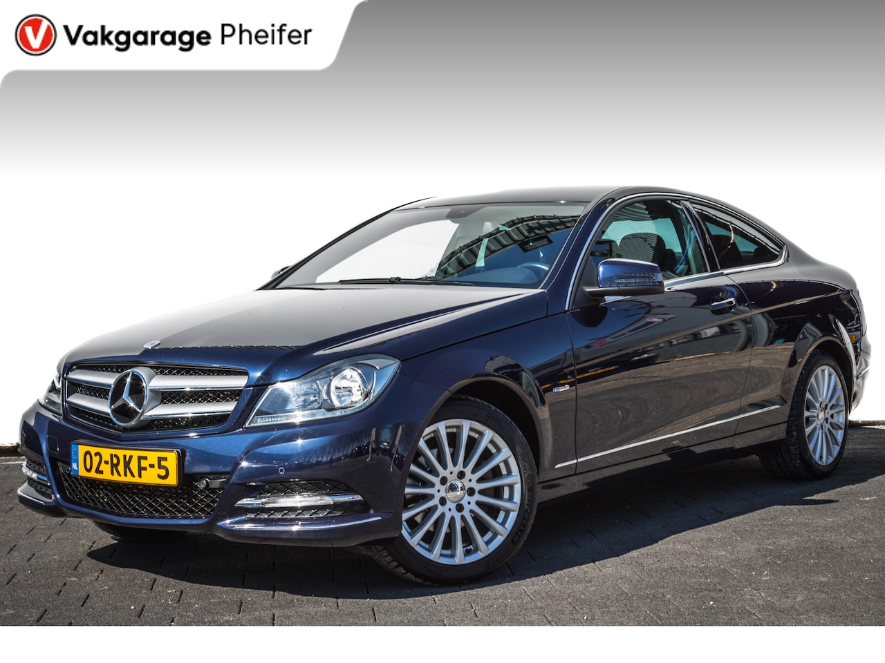 Mercedes-Benz C-klasse Coupé - 180 156pk Lederen sportstoelen/ Full map navigatie/ PDC/ Cruise control/ ECC - AutoWereld.nl