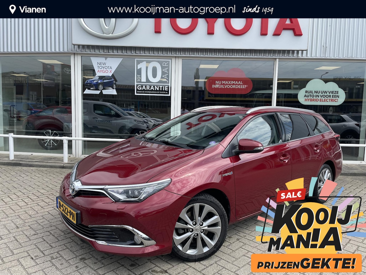 Toyota Auris Touring Sports - 1.8 Hybrid Freestyle Lava red parelmoer, parkeersensoren voor en achter, stoel verwarming, - AutoWereld.nl
