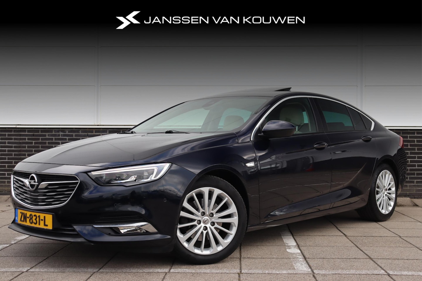 Opel Insignia Grand Sport - 1.6 Turbo Innovation *200PK * Automaat * Leder * Stuur/Stoelverwarming - AutoWereld.nl