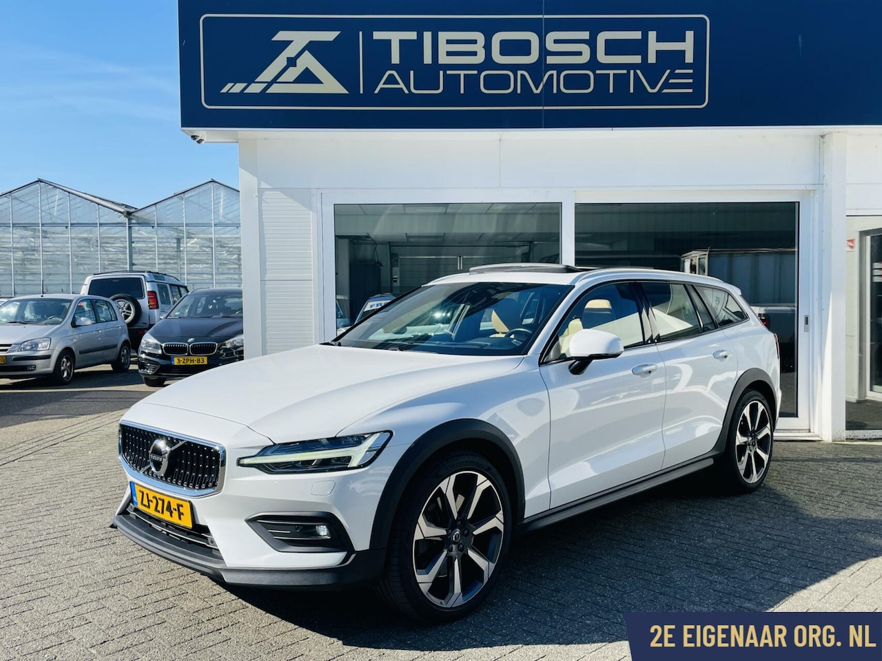 Volvo V60 Cross Country - D4 AWD Panorama Harman Kardon Camera - AutoWereld.nl