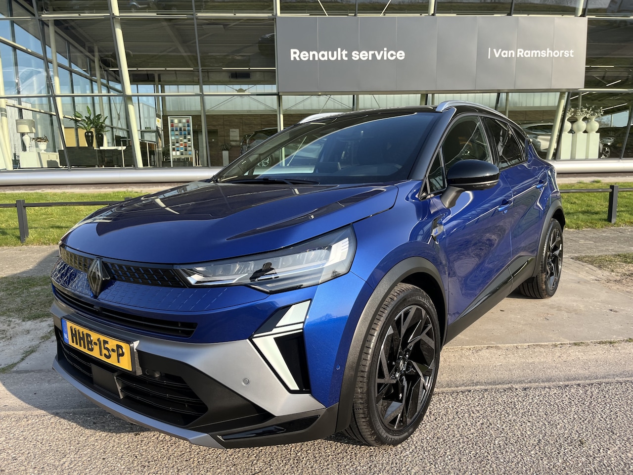 Renault Captur - 1.6 E-Tech Hybrid 145 PK / esprit Alpine / Apple Carplay - Android Auto / 360' Camera / Ha - AutoWereld.nl
