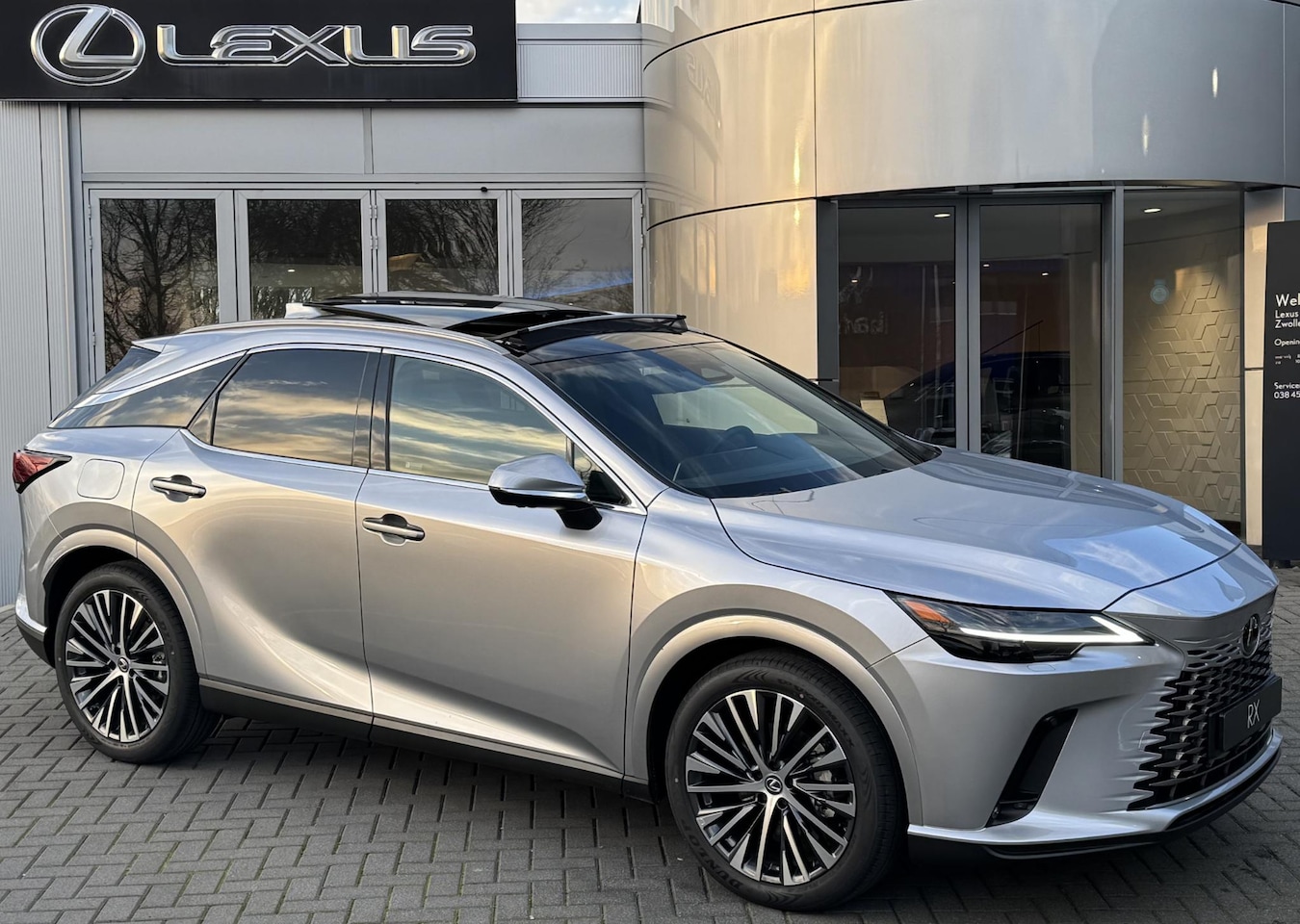 Lexus RX 450h - 450h+ Plug-in Hybrid Executive Line NW MODEL SAFETY PACK HUD STOELVENTILATIE SCHUIF/PANO-D - AutoWereld.nl