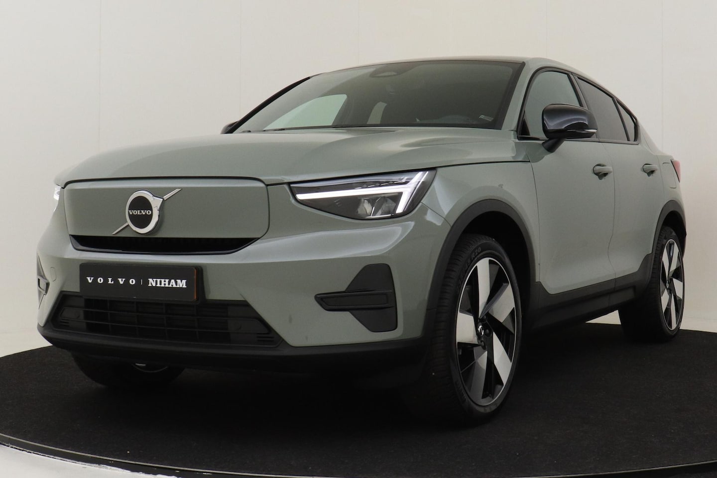 Volvo C40 - SM PLUS 69 kWh -PANO.DAK|KEY-LESS|20"|GETINT.GLAS|ADAP.CRUISE - AutoWereld.nl
