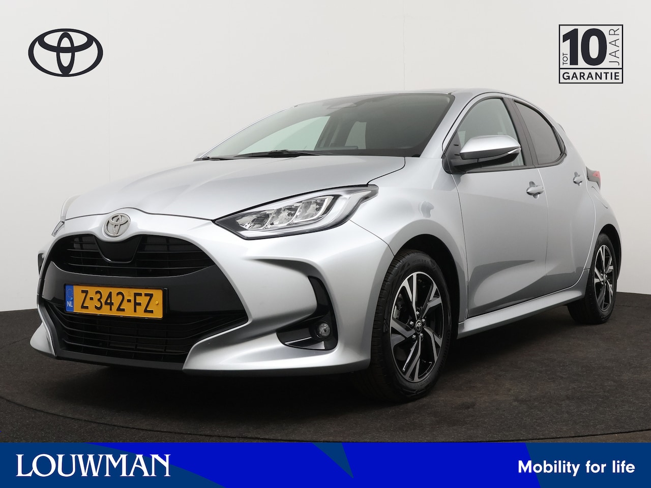 Toyota Yaris - 1.5 Hybrid 115 First Edition | LM velgen | Navigatie | Camera | Cruise Control Adaptief | - AutoWereld.nl