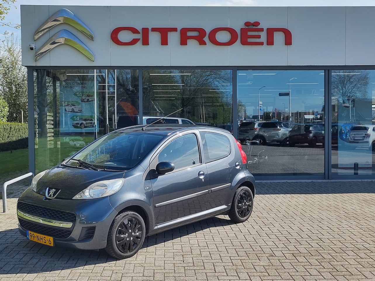 Peugeot 107 - 1.0-12V Urban Move 1.0-12V Urban Move - AutoWereld.nl
