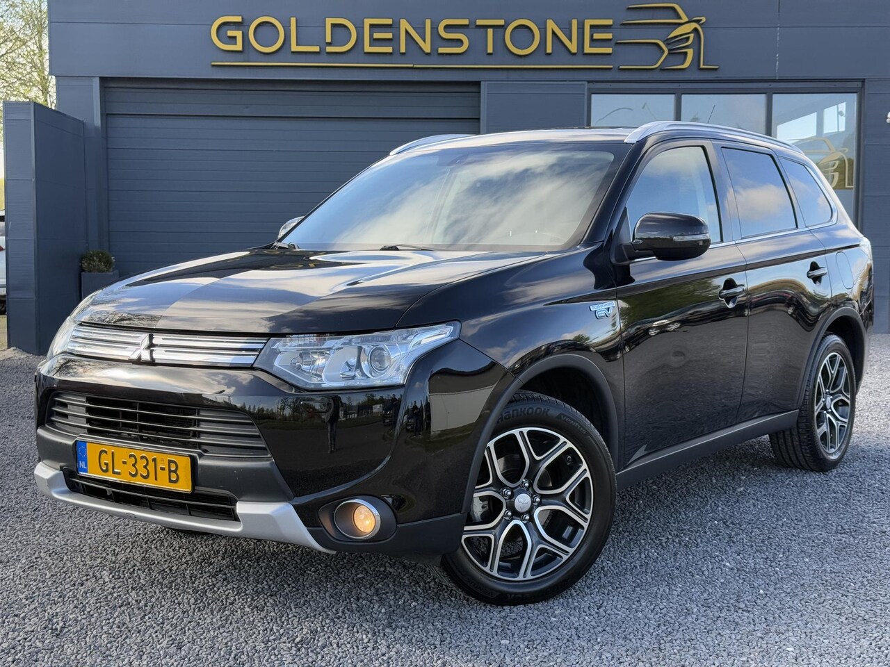 Mitsubishi Outlander - 2.0 PHEV Limited Edition X-Line 2e Eigenaar,Leder,Trekhaak,Schuifdak,Camera,Clima,Cruise,N - AutoWereld.nl