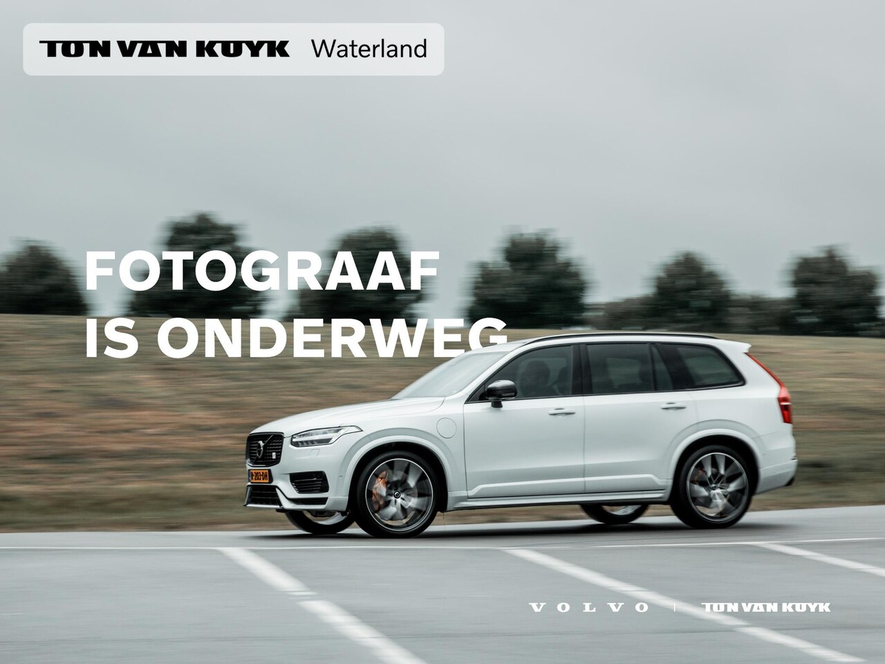 Volvo XC60 - 2.0 T6 Plug-in hybrid AWD Plus Dark Automaat / Panoramadak / Trekhaak / 21" velgen / 360* - AutoWereld.nl