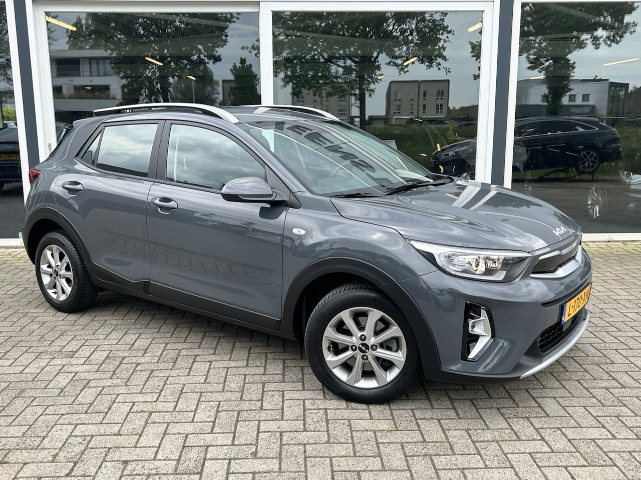 Kia Stonic - 1.0 T-GDi MHEV DynamicLine 50% deal 7975,- ACTIE Navi / Carplay / Clima / Cruise - AutoWereld.nl