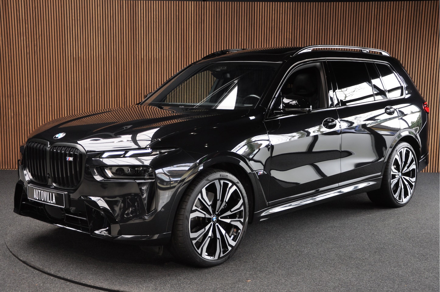BMW X7 - M60i xDrive M-sport 7-Pers. Pano Massage 360 Head Up Alcantara b. hemel Bowers & Wilkins S - AutoWereld.nl