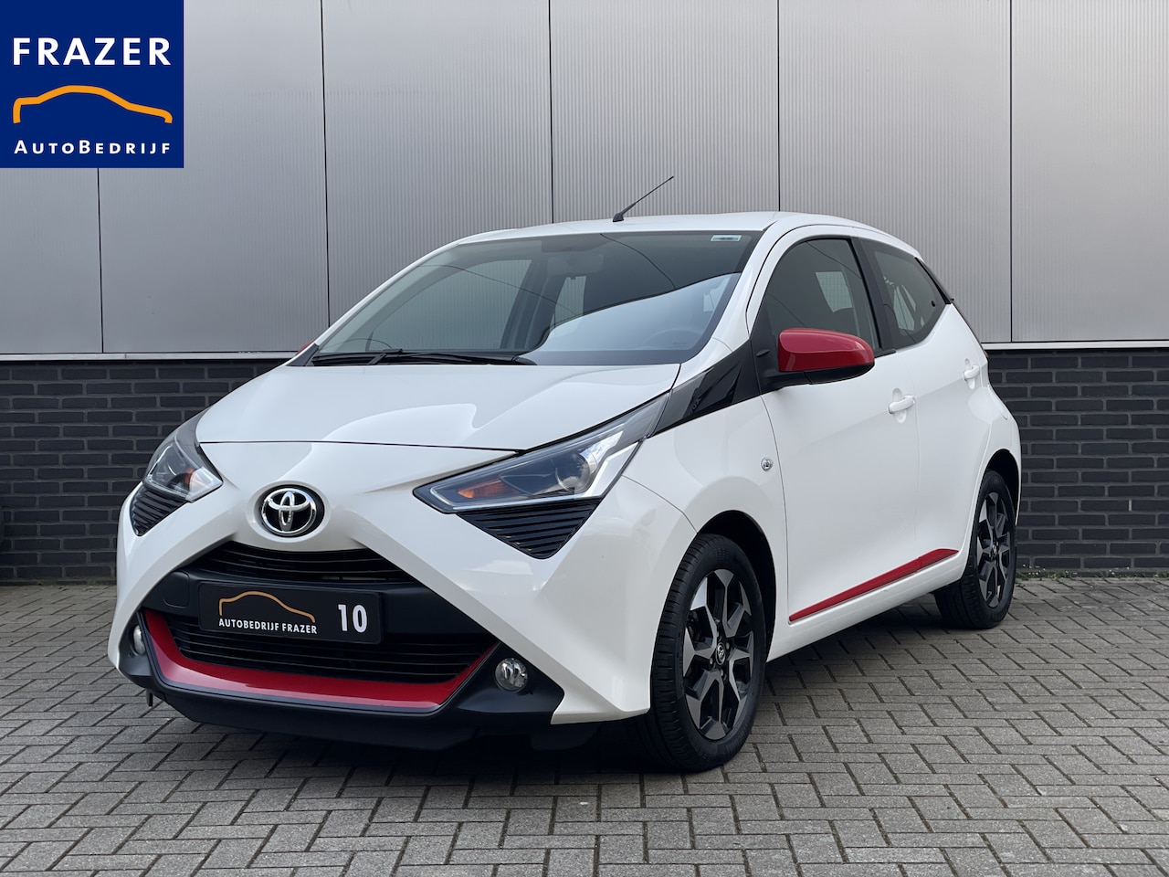 Toyota Aygo - 1.0 VVT-i x-play AUTOMAAT RIJKLAAR - AutoWereld.nl