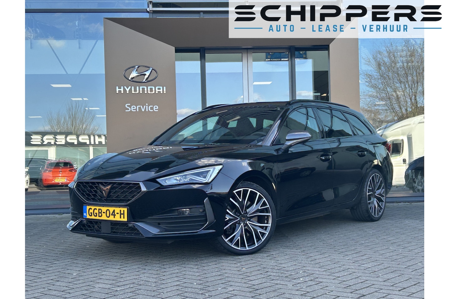 CUPRA Leon Sportstourer - 1.4 e-Hybrid Black Edition | Panorama dak | Stuur verwarmd | Stoel verwarmd - AutoWereld.nl