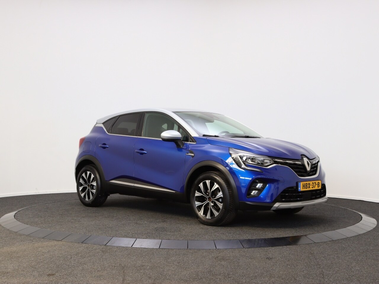 Renault Captur - 1.0 TCe 90 techno Two Tone | Parkeer sensoren | Cruise Control | - AutoWereld.nl