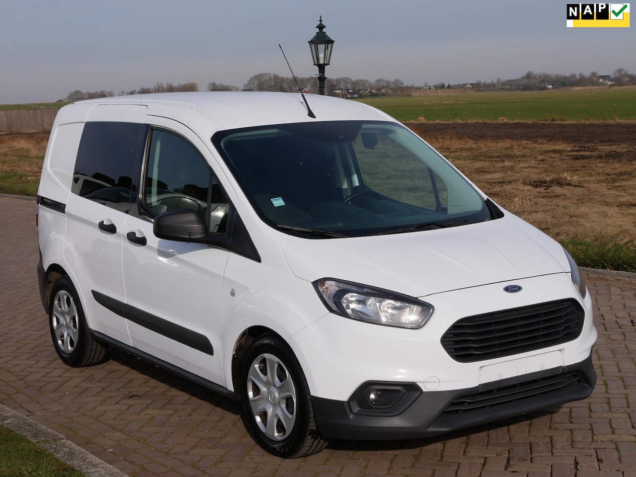Ford Transit Courier - 1.5 TDCI Trend Duratorq S&S AC NAV ** 2022 ** - AutoWereld.nl