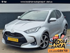 Toyota Yaris - 1.5 Hybrid 115 First Edition Navigatie, Smart Key, Achteruitrijcamera, Privacy glass, LMV,