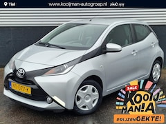 Toyota Aygo - 1.0 VVT-i x-play Navigatie, Achteruitrijcamera, Bluetooth, 5-deurs