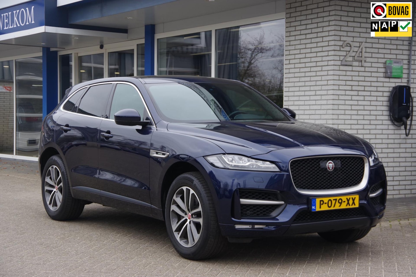 Jaguar F-Pace - 2.0t AWD R-sport 300pk Panoramadak Trekhaak Camera - AutoWereld.nl