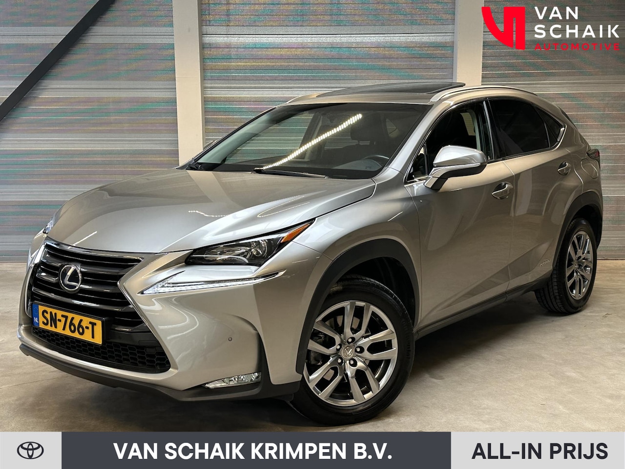 Lexus NX - 300h AWD Luxury Line Open dak Leer PDC Trekhaak - AutoWereld.nl