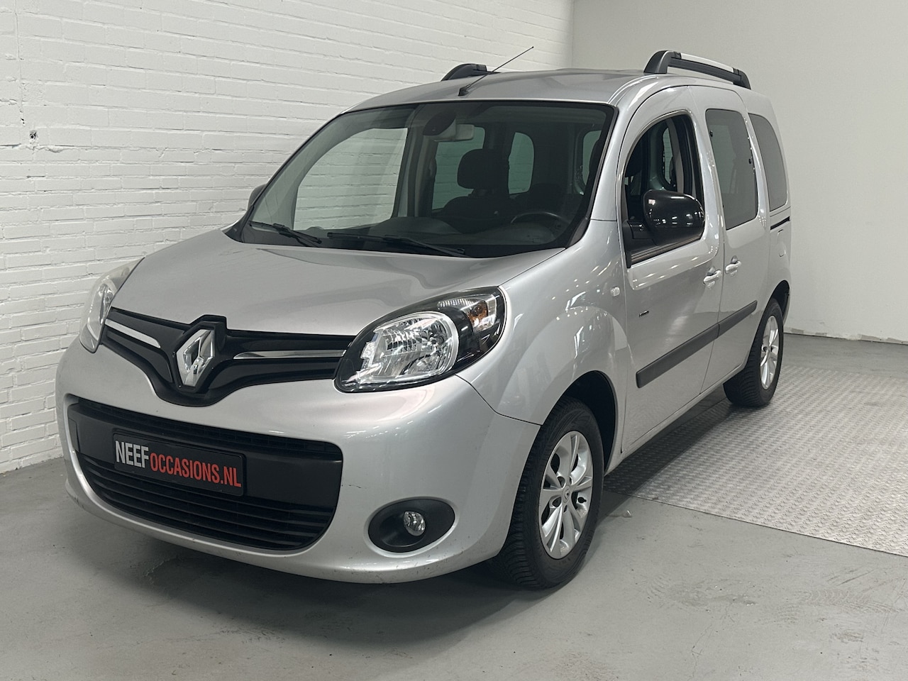 Renault Kangoo - Limited 1.2 TCe CLIMA / CRUISE / NAVI / LMV / 6 maanden garantie - AutoWereld.nl