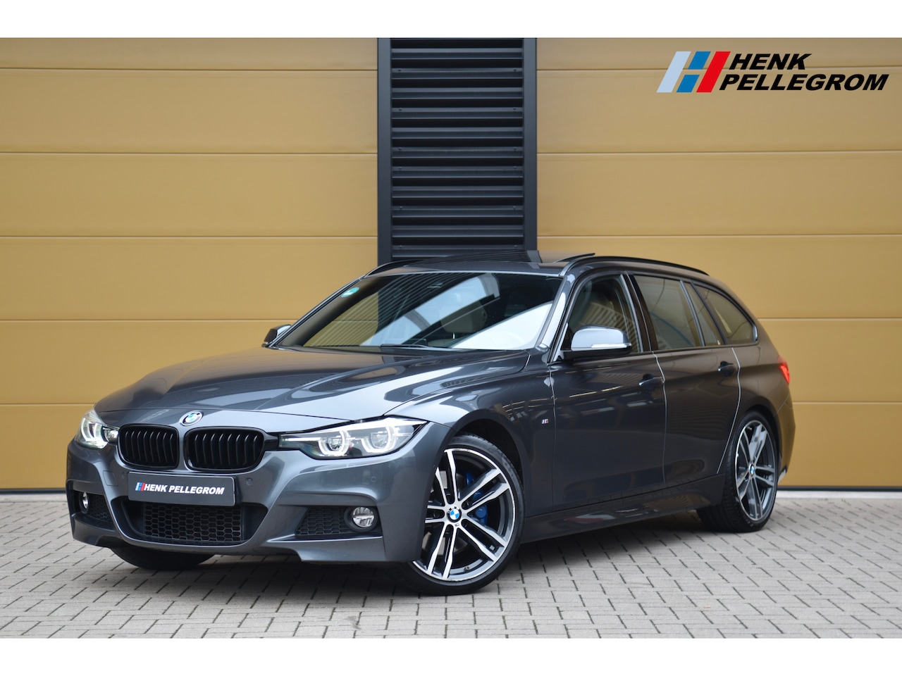 BMW 3-serie Touring - 320i M Sport Edition * M Sportpakket * Panorama dak * Achteruitrijcamera * Trekhaak * Head - AutoWereld.nl