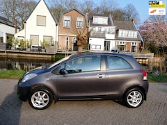 Toyota Yaris - 1.3 VVTi 101pk 4-Cilinder Automaat Clima Historie