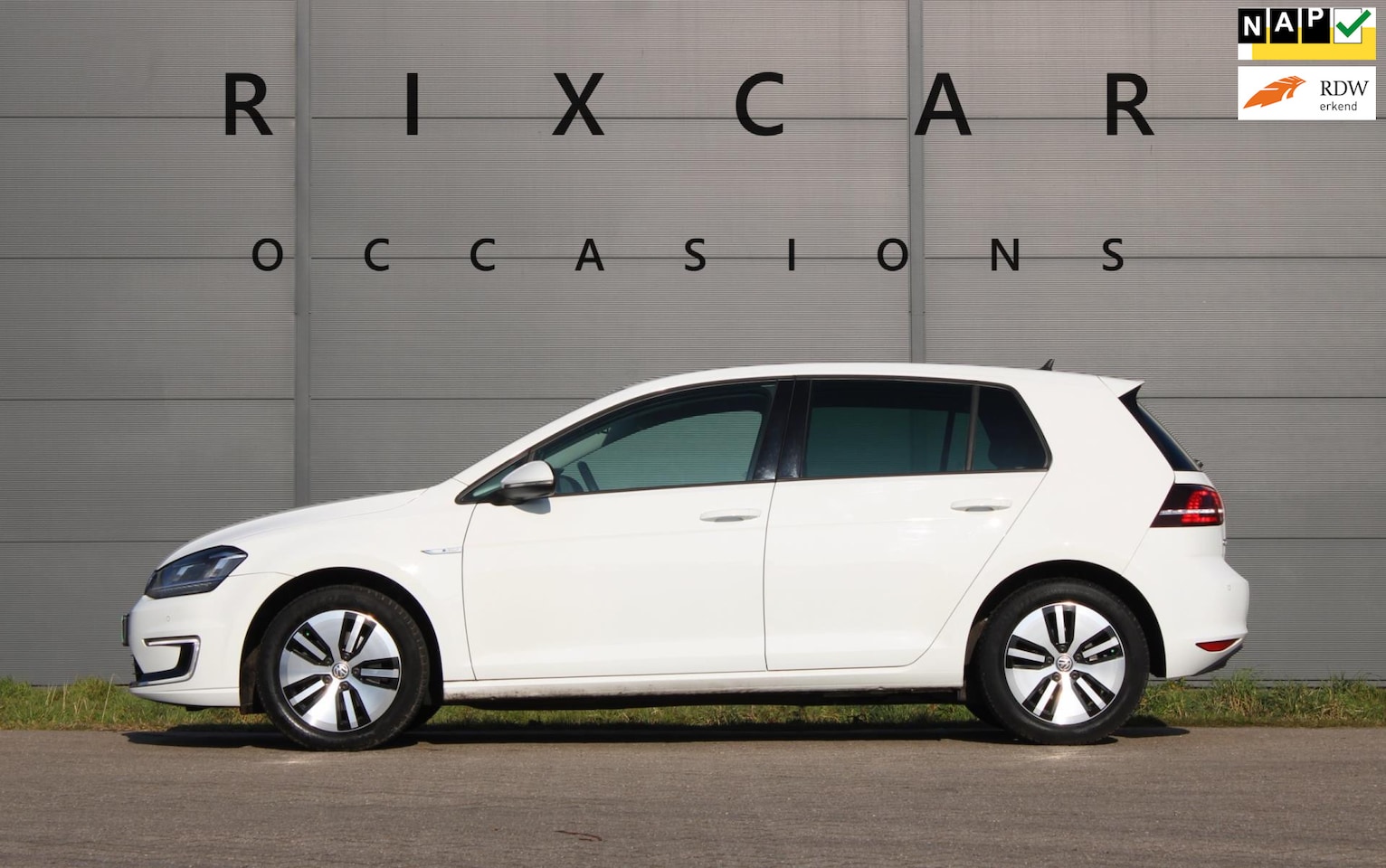 Volkswagen e-Golf - E-Golf Navi LED Carplay FastCharge - AutoWereld.nl