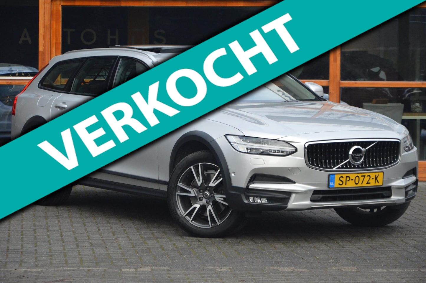 Volvo V90 Cross Country - D4 | Panorama dak | Luchtvering | Pilot-assist | 360° Camera | Standkachel | Rondom stoelv - AutoWereld.nl