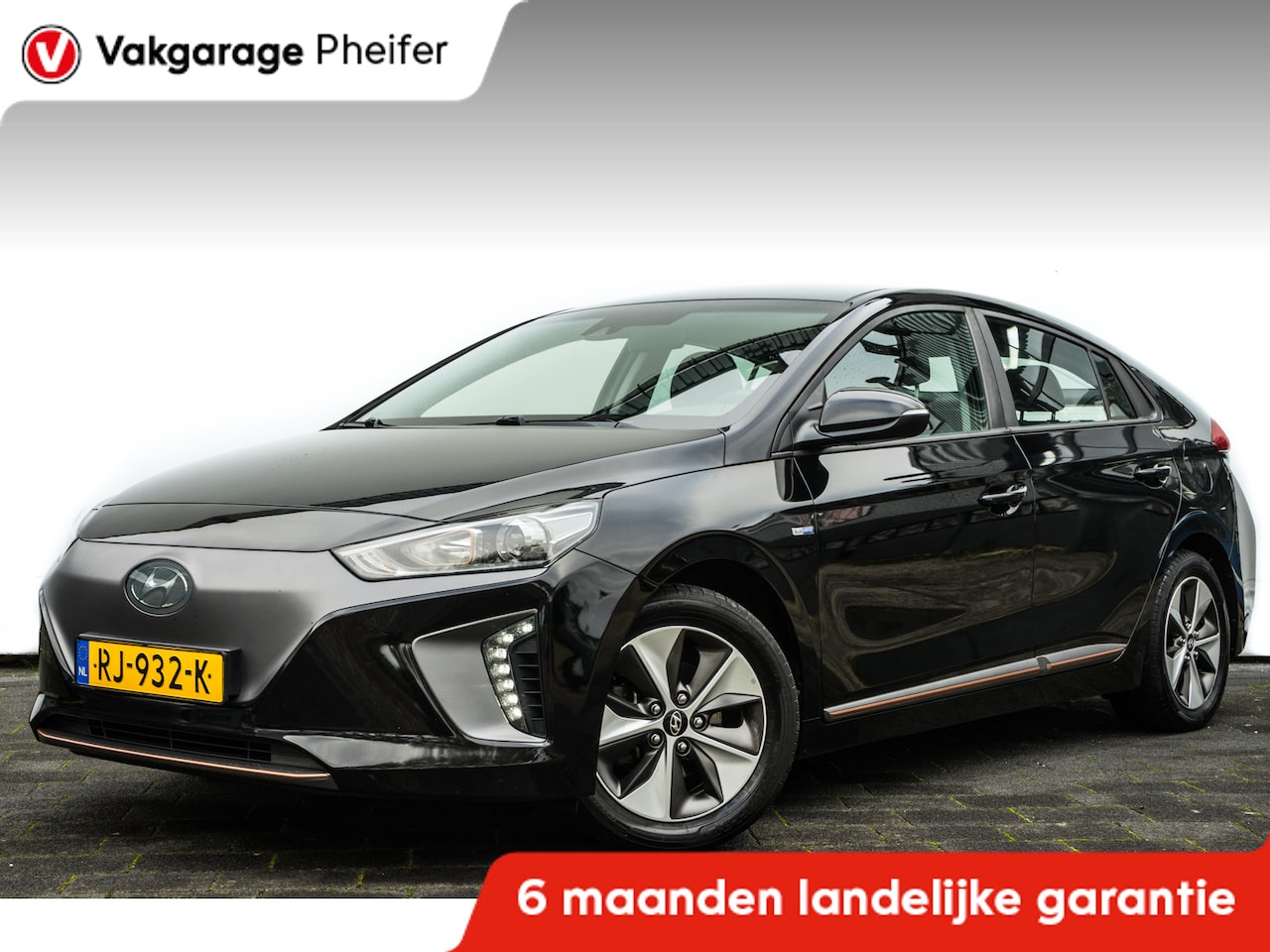 Hyundai IONIQ - Comfort EV Navigatie/ Carplay/ Camera/ Adapt. cruise/ Dab/ Climate control - AutoWereld.nl