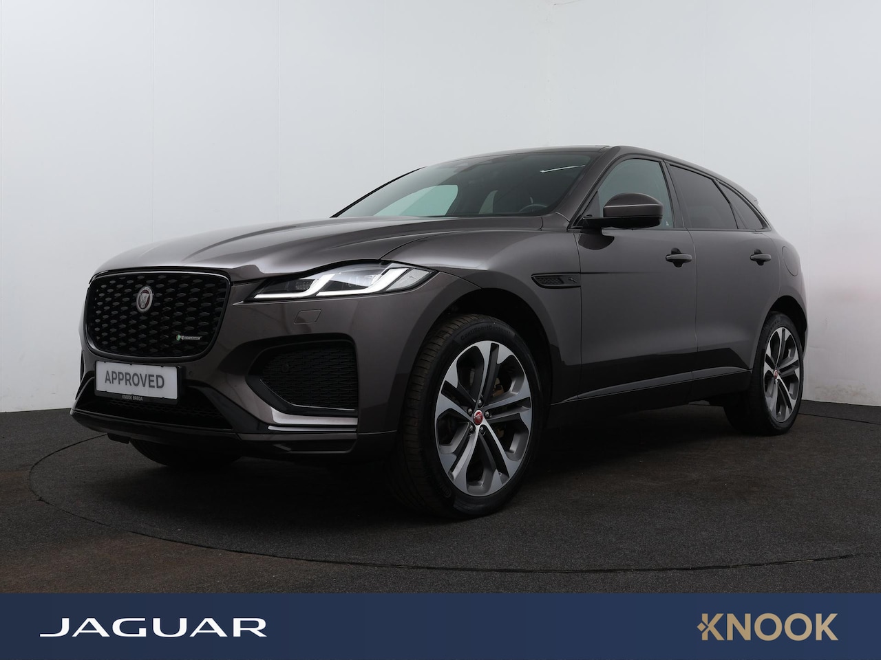 Jaguar F-Pace - P400e PHEV R-Dynamic SE - AutoWereld.nl