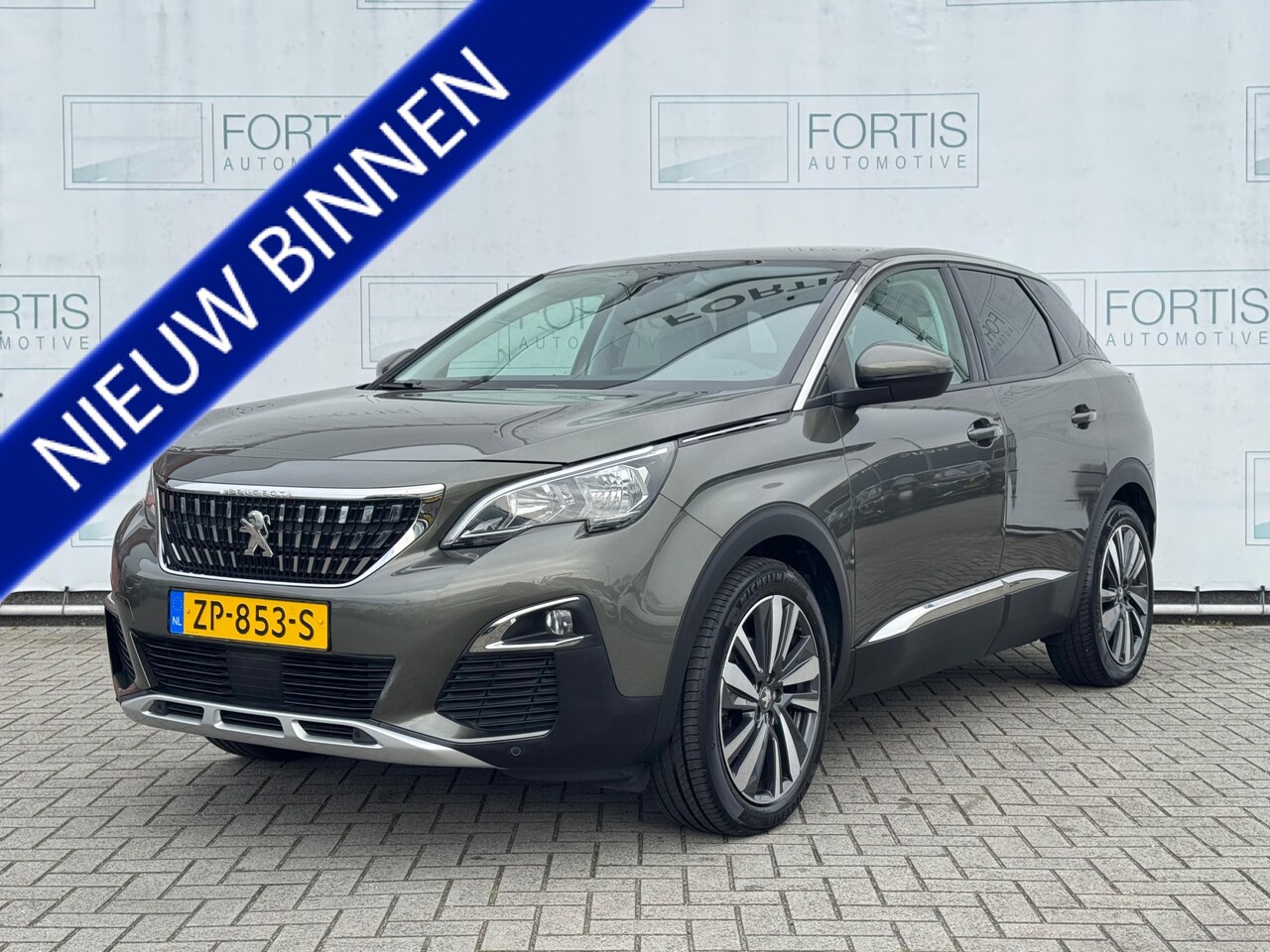 Peugeot 3008 - 1.2 PureTech Allure NL AUTO | CARPLAY | TREKHAAK | LAGE KM! - AutoWereld.nl