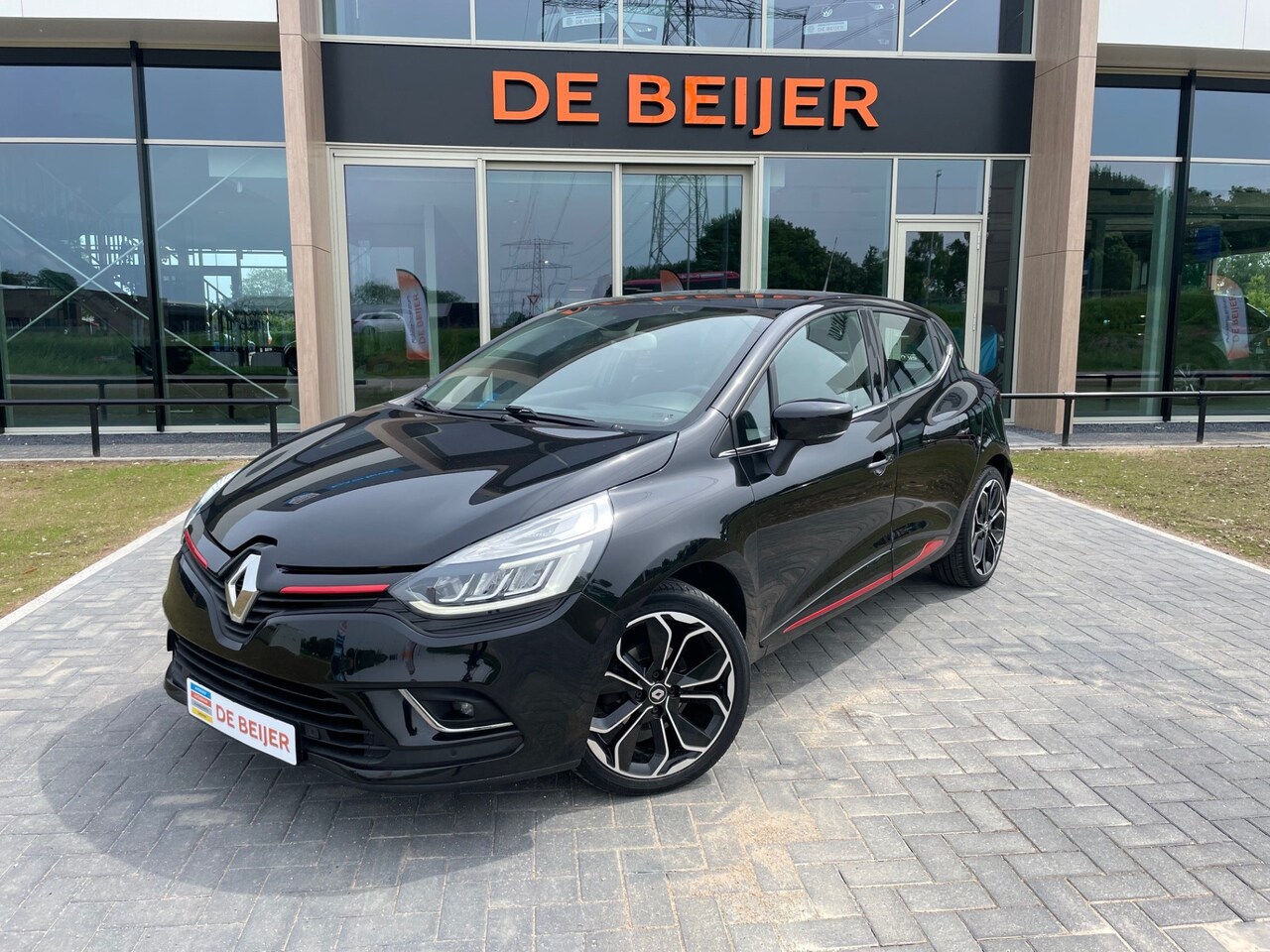 Renault Clio - 1.2 TCe 120pk Intens Navi I Led I Cruise - AutoWereld.nl