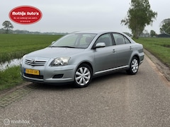 Toyota Avensis - 1.8 VVTi Luna Airco trekhaak Nette auto