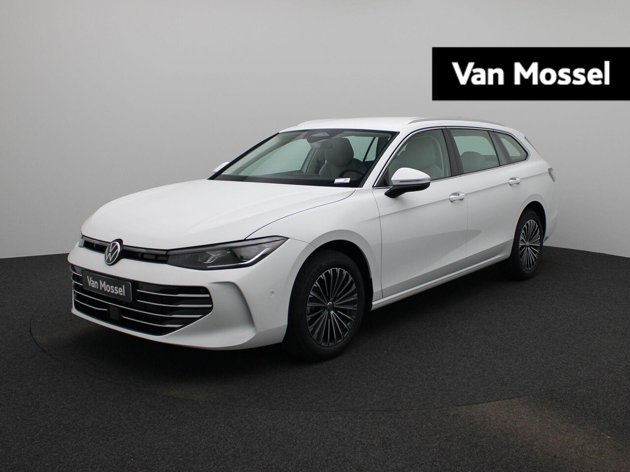 Volkswagen Passat Variant - 1.5 eTSI Elegance Business | Direct leverbaar | LED Matrix koplampen | Achterklep elektris - AutoWereld.nl