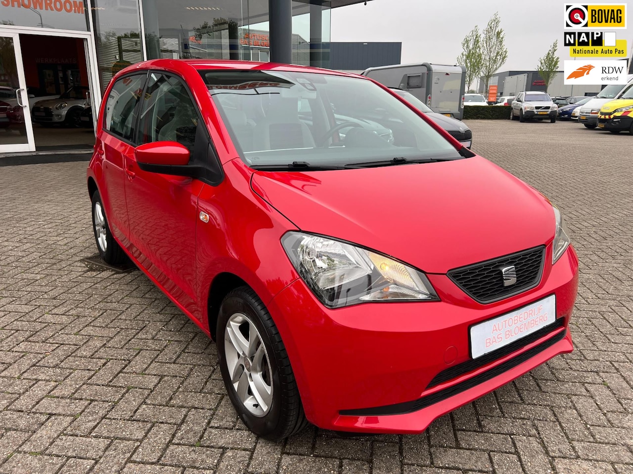 Seat Mii - 1.0 Style Chic 1.0 Style Chic, Automaat, Airco, stoelverwarming, etc. - AutoWereld.nl