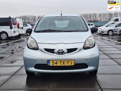 Toyota Aygo - € 1949, -1.0-12V Nwe Apk Nwe Koppeling Nwe OH Beurt 5drs Airco