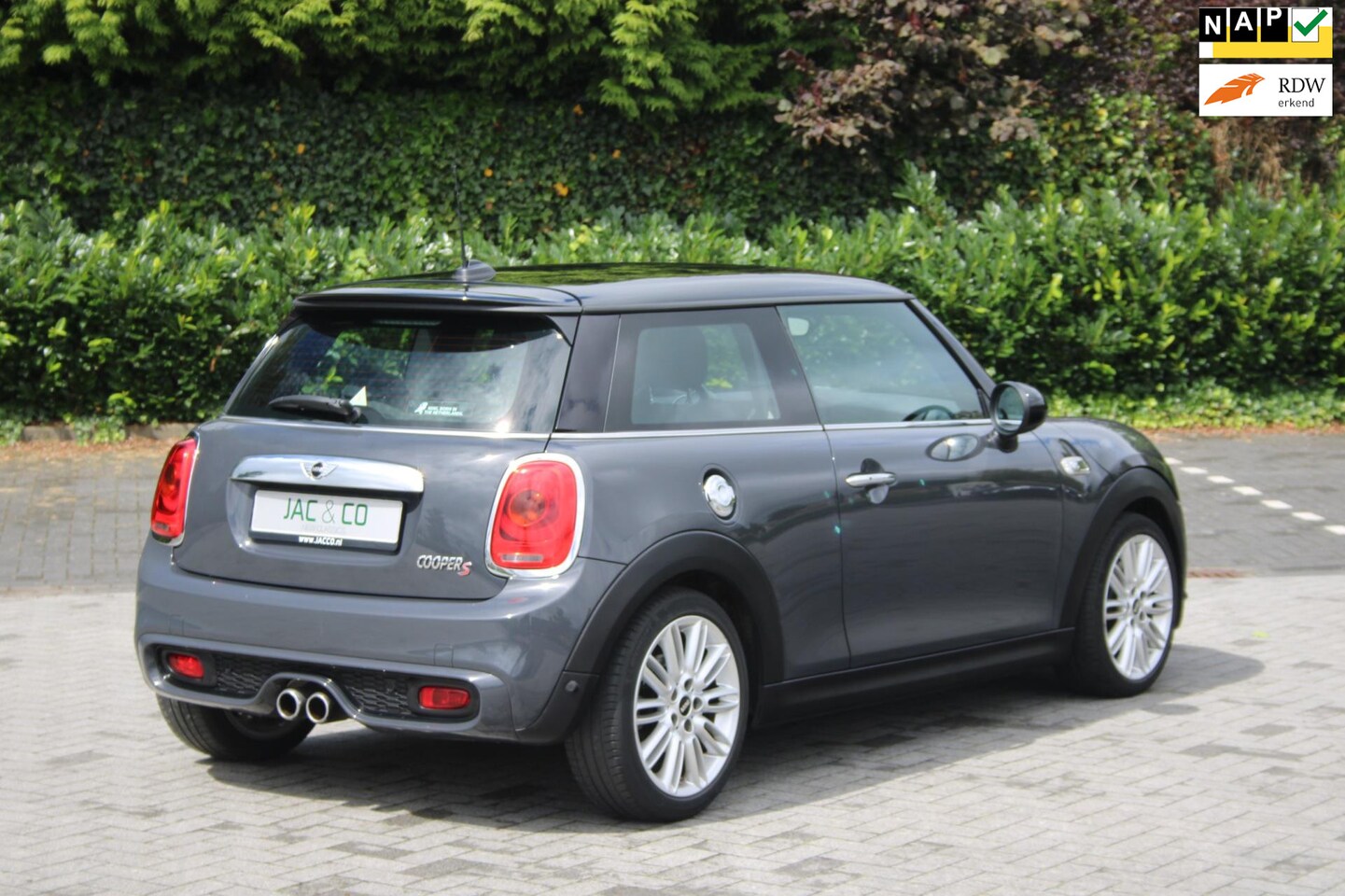 MINI Cooper S - 2.0 Chili Serious Business NL-NAP Automaat - AutoWereld.nl
