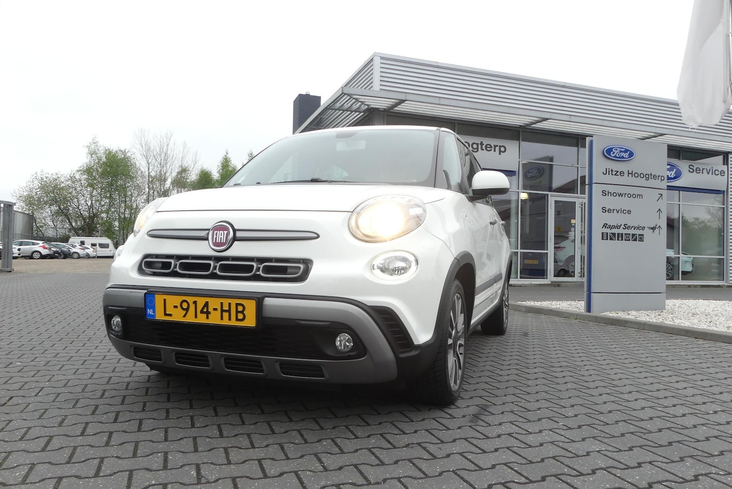 Fiat 500 L - 1.4 LOUNGE CRUISE CONTROL, AIRCO, CAMERA, APPLE CARPLAY, DAB, 93.747KM - AutoWereld.nl