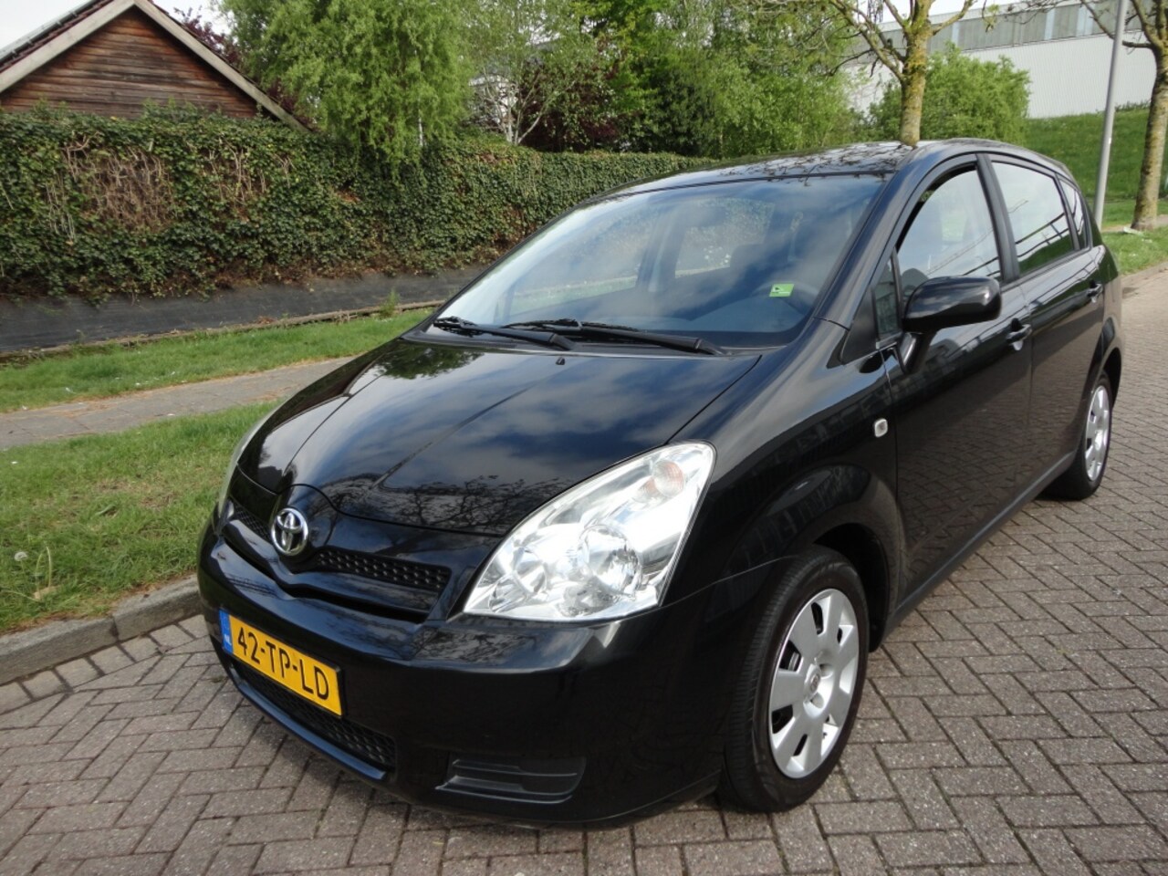 Toyota Verso - 1.6 VVT-i Terra 1.6 VVT-i Terra - AutoWereld.nl