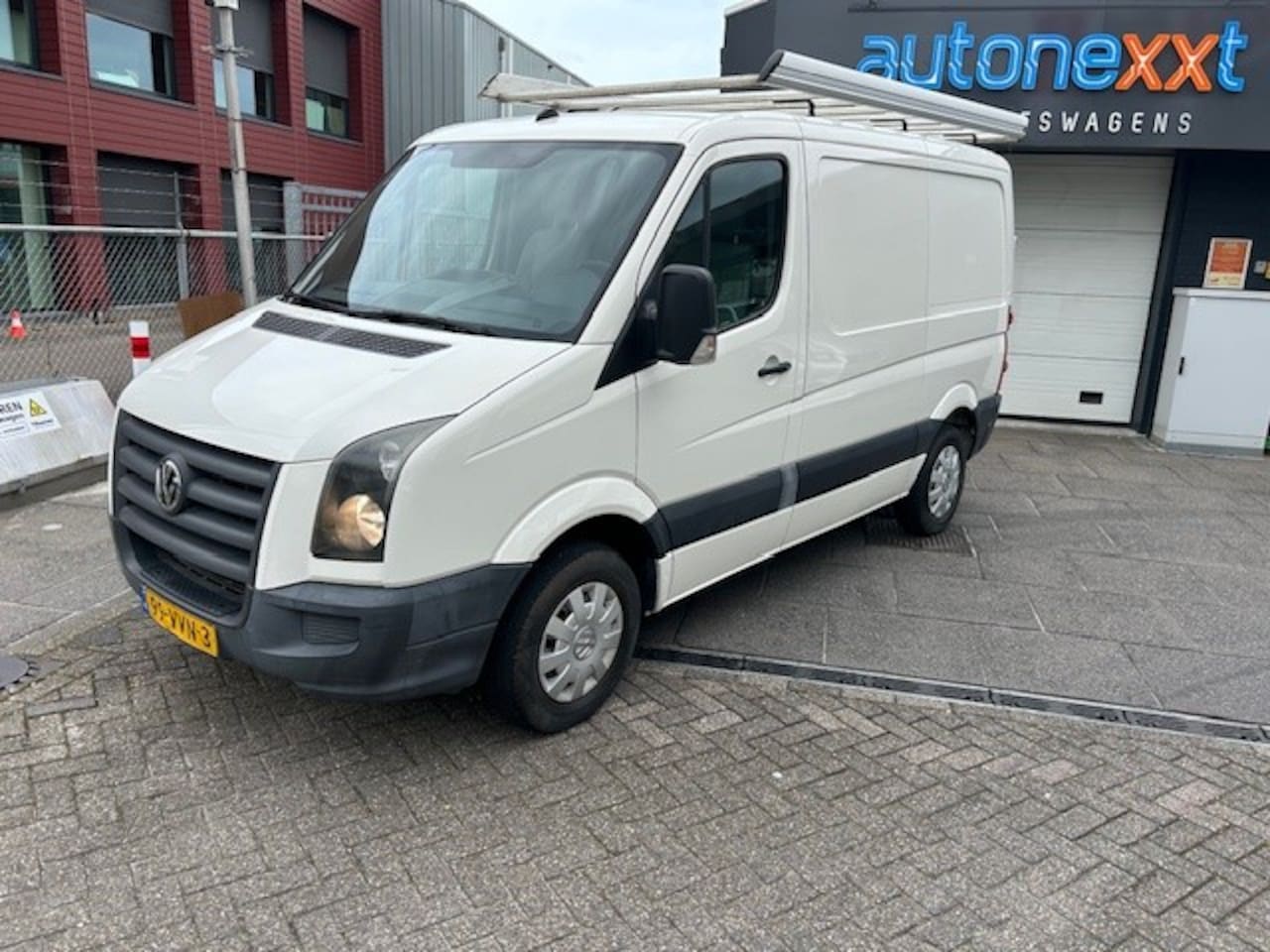 Volkswagen Crafter - 28 2.5 TDI L1H1 AIRCO I TREKHAAK I IMPERIAAL I LAGE BIJTELLING I NETTE BUS - AutoWereld.nl