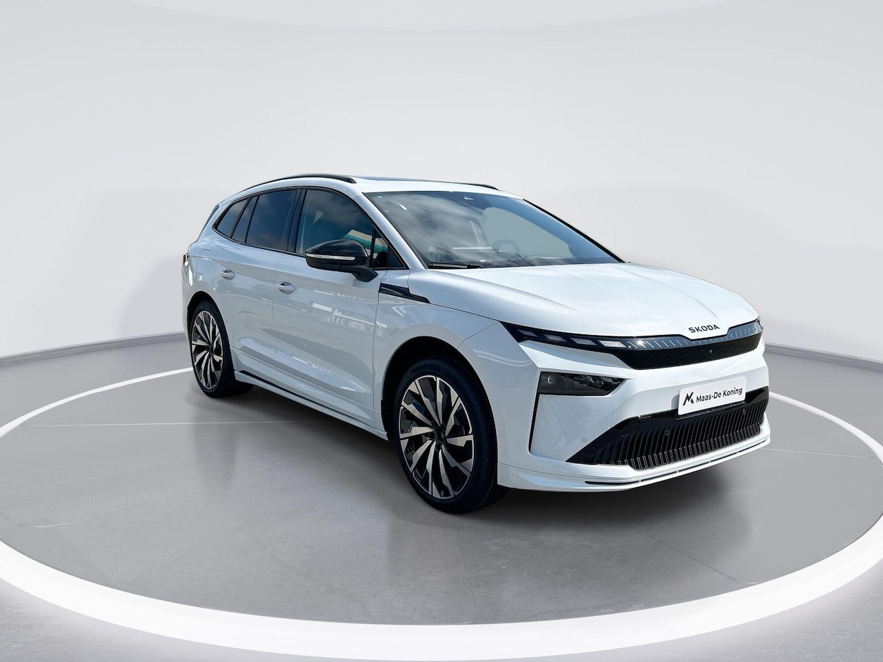 Skoda Enyaq iV - Sportline Elektromotor 210 kW / 286 PK SUV Elektri | Panorama dak | Trekhaak Wegklapbaar | - AutoWereld.nl