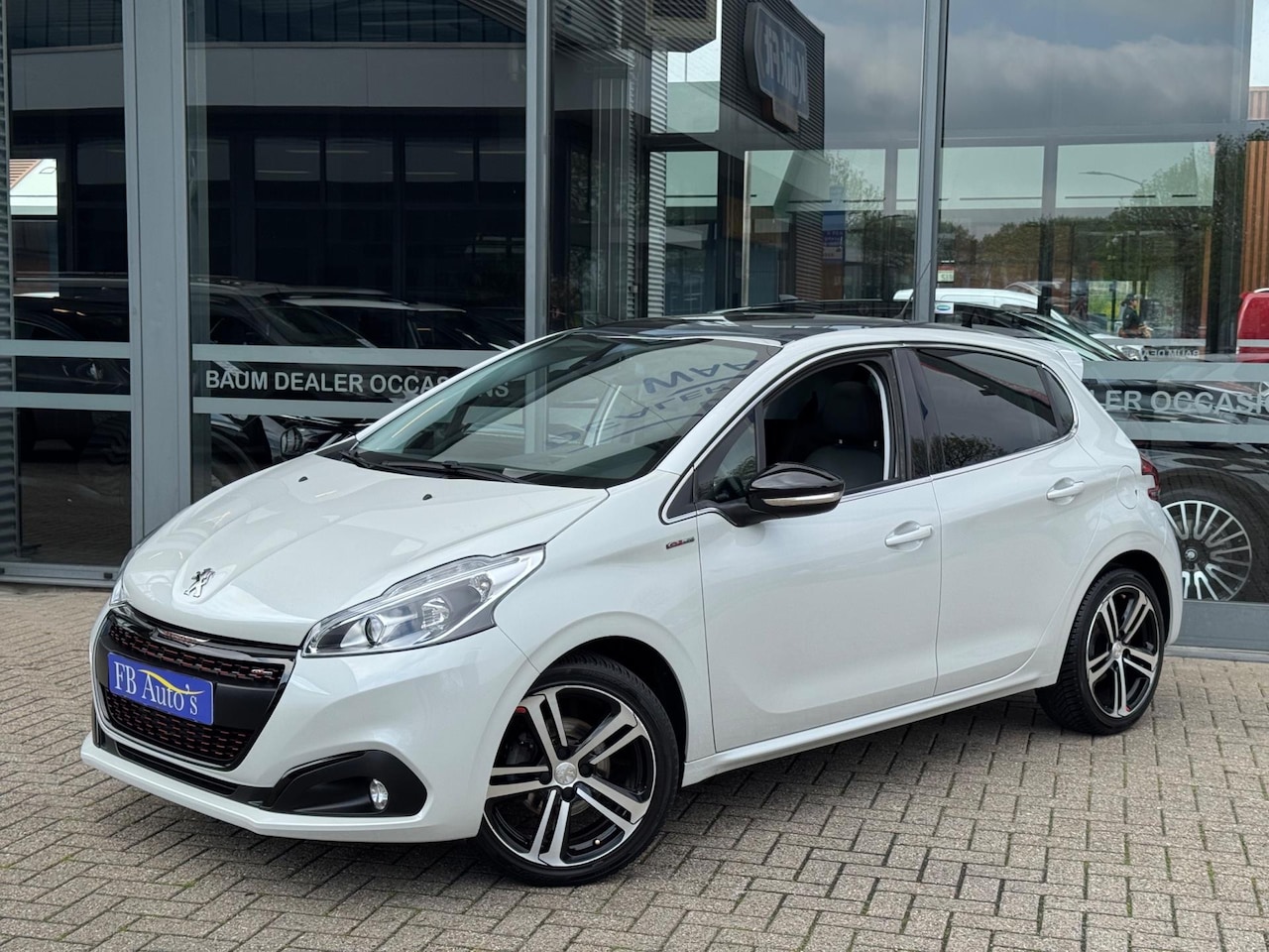 Peugeot 208 - 1.2 PureTech GT-line Airco Lmv Navi Cruise - AutoWereld.nl