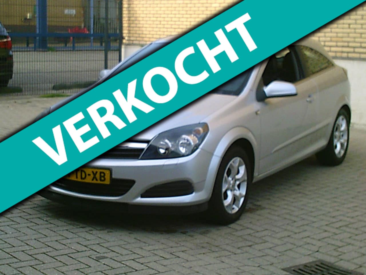 Opel Astra GTC - 1.8 Cosmo Nwe Apk Airco LMV Cruise Stuurbekr. - AutoWereld.nl
